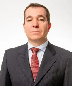 Headshot Ernesto Toniolo-3